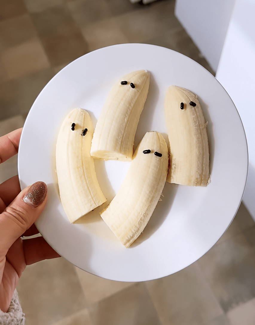 Halloween Banana Ghosts